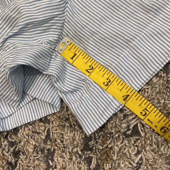 Crown and ivy blue and white pinstripe 100% rayon shorts size 16 4 inch inseam - Picture 8 of 9
